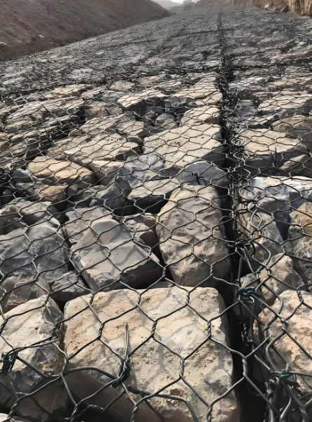 أحدث مدونات الشركة حول آلات شبك الغابيون الآلية تمكن مشاريع البناء المستدامة