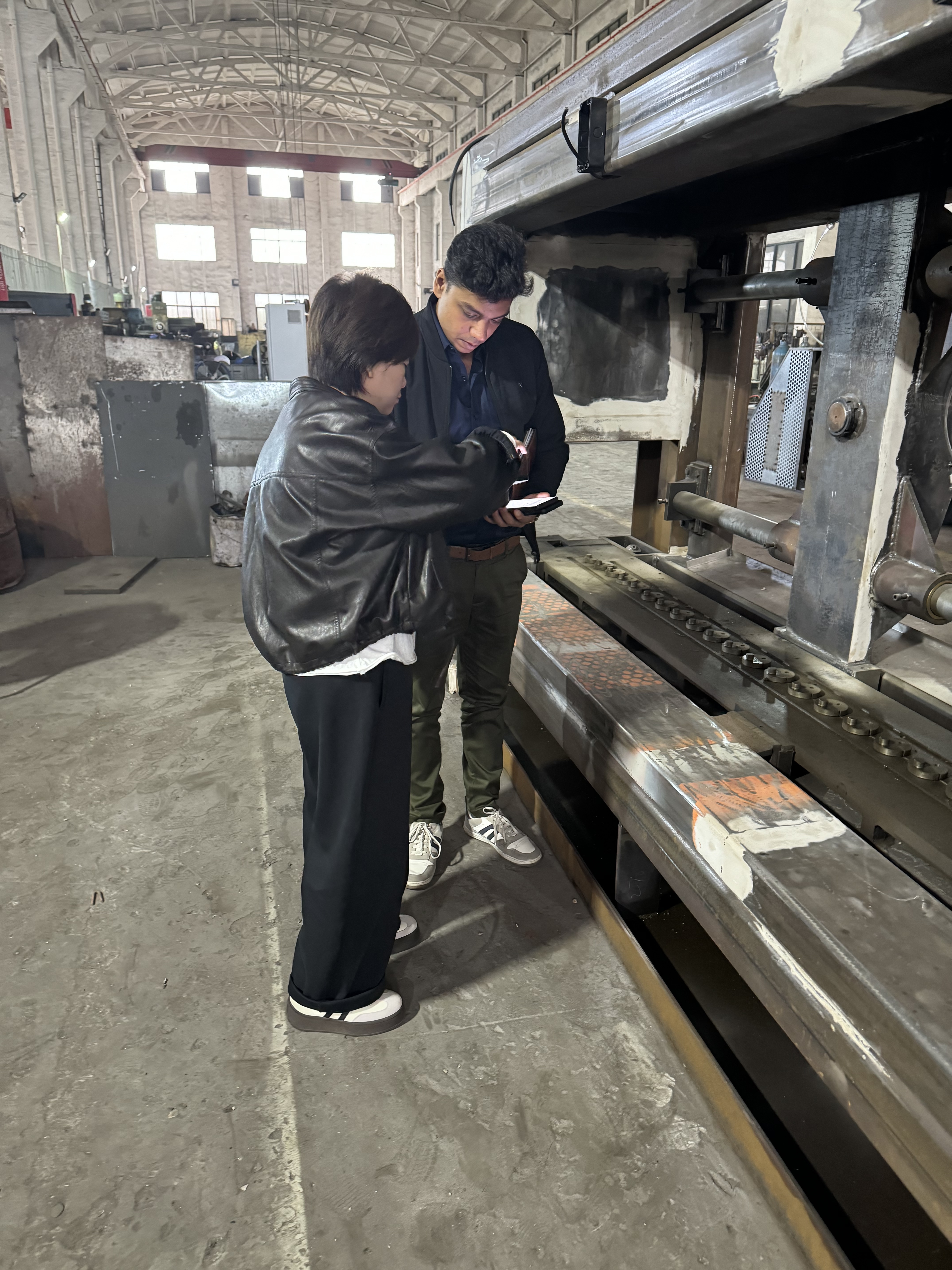 أحدث مدونات الشركة حول Indian Clients Visit Our Factory for Gabion Mesh Machine Inspection