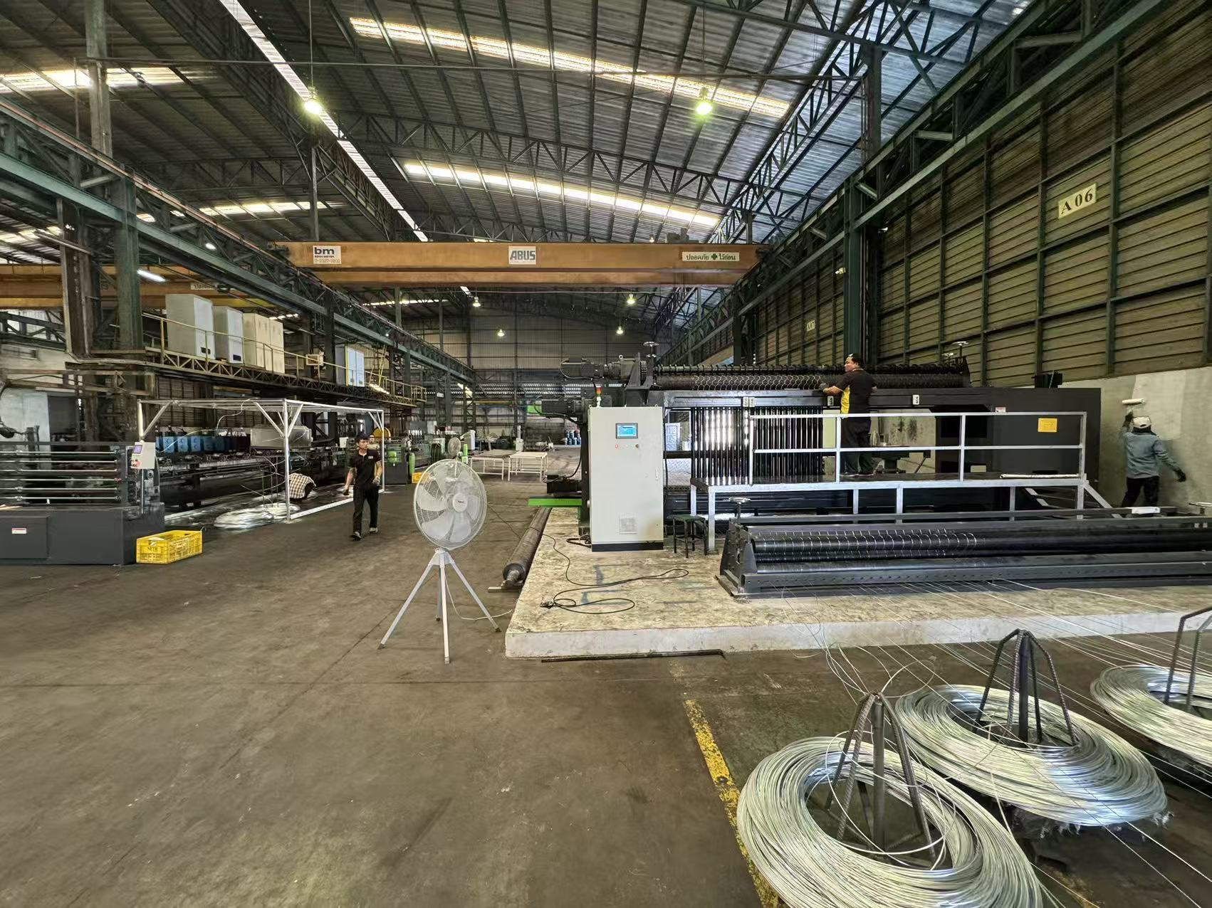 أحدث مدونات الشركة حول What Causes Low Output in a Gabion Mesh Machine and How Can Production Efficiency Be Improved?