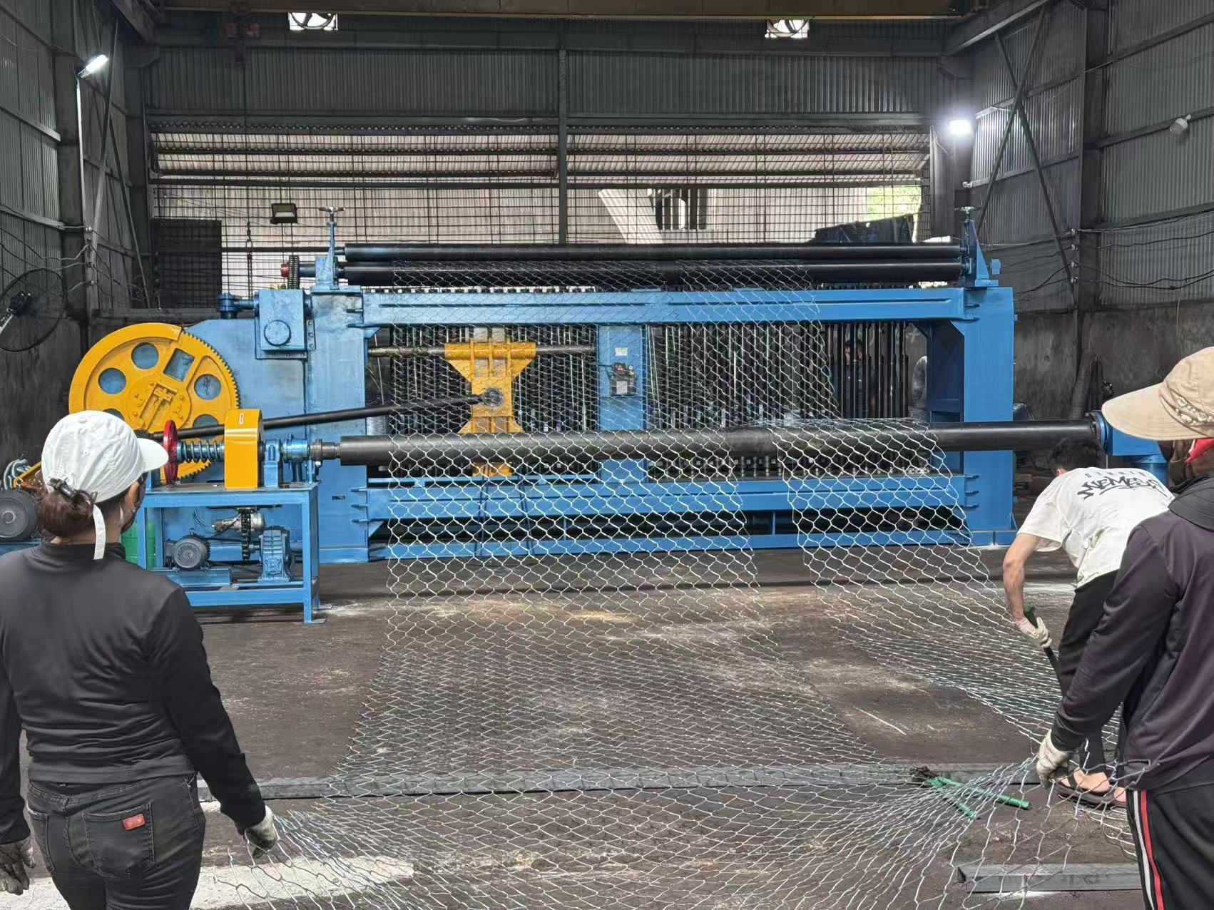 أحدث مدونات الشركة حول Complete Gabion Mesh Production Line Successfully Commissioned in Vietnam