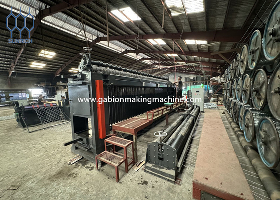 شراء 2m-4m آلة الشبكة السلكية الهكساغونية الآلية قطر السلك 1.6-4.0mm حجم الشبكة 90x130mm تصنيع عبر الإنترنت